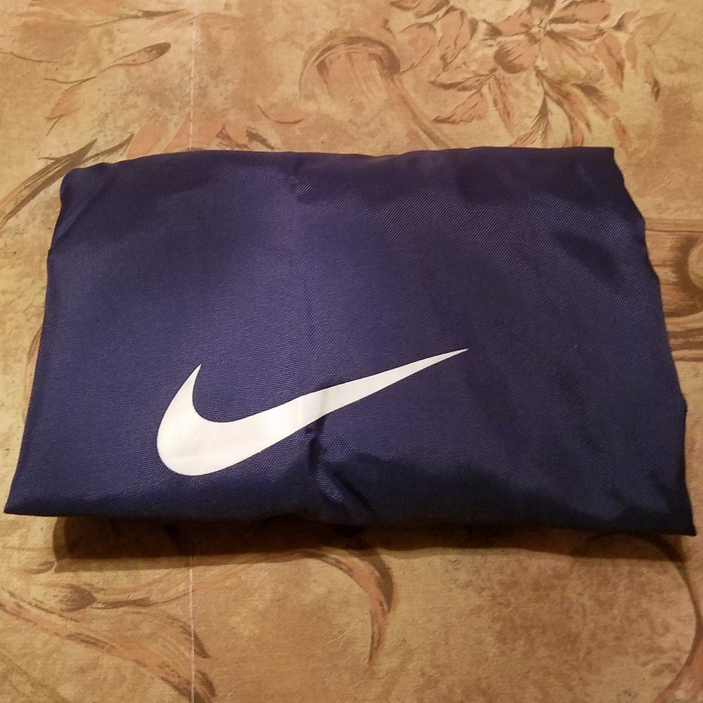 Nike Flat-Pack